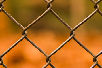 Mesh, iron, Close the wire mesh behind.