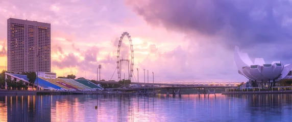 Runde Acrylglas Antireflex-Bilder Hellviolett Hintergrund der Skyline von Singapur