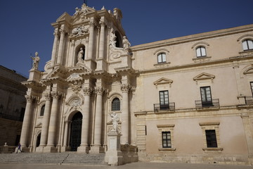 Fototapeta na wymiar cathedral siracusa