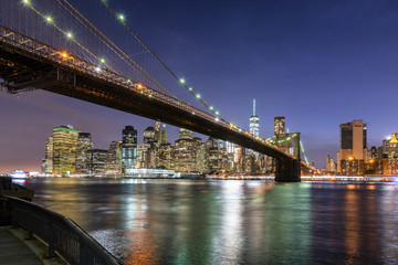 Il ponte di Brooklyn su Manhattan 