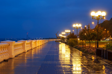 Naklejka premium Evening embankment of the Volga in Nizhny Novgorod