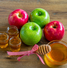 Honey and apples for Rosh Hashanah celebration.