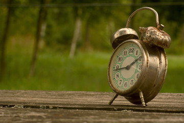 Naklejka premium old alarm clock closeup