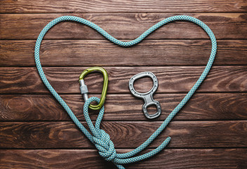 Climbing rope in the shape of a heart.