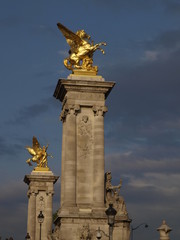 Fototapeta na wymiar Puente de Alejandro III (París)