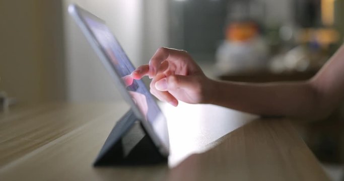 Using digital tablet at night