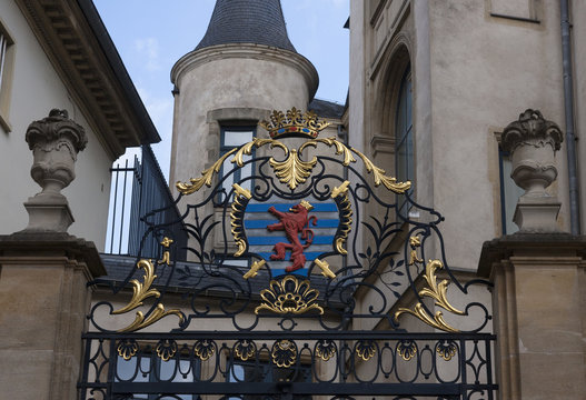 Luxembourg City crest