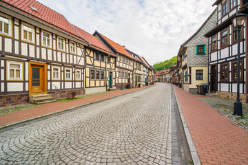 Fototapeta premium Fachwerkhäuser in Stolberg Harz, Sachsen Anhalt in Deutschland