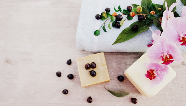 savons bio naturels,composition avec orchid&eacute;e rose et baies