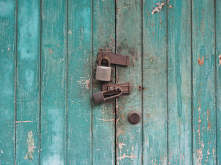 Rusty pad lock with key hole
