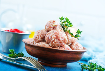 raw meatballs