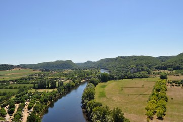 Paysage de Dordogne avec vue sur la rivière