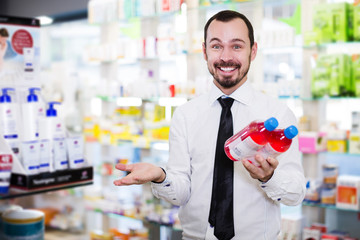 Customer searching for reliable drug