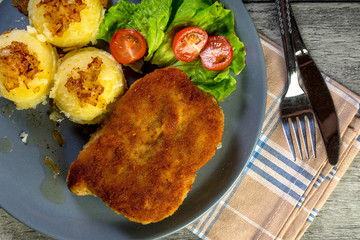 Cutlet cordon bleu.