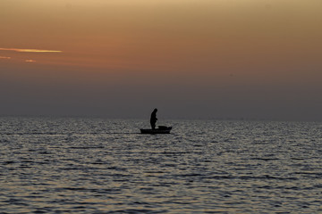 P&eacute;cheur du soir en M&eacute;dit&eacute;rann&eacute;e.