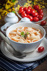 Fresh tomato soup with conchigliette.