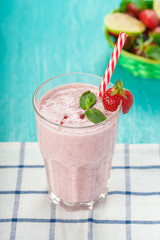 healthy berry smoothie in glass
