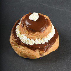 religieuse au chocolat