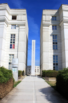 Cergy - Tour Belv&eacute;d&egrave;re - Axe Majeur