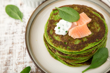 Spinach ricotta pancakes with salted salmon