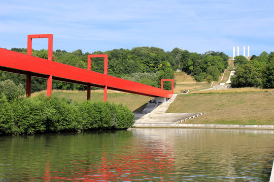 Cergy - La Passerelle de l'Axe Majeur