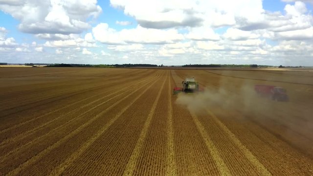 moissons en seine et marne vu par drone.1