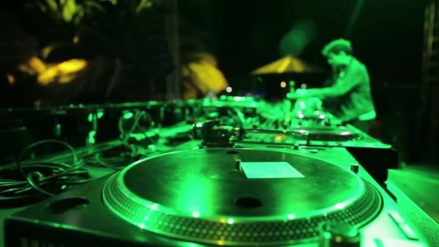 Turn table an DJ