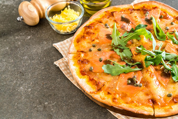 smoked salmon pizza