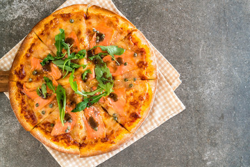 smoked salmon pizza