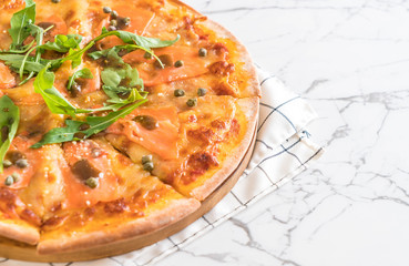 smoked salmon pizza