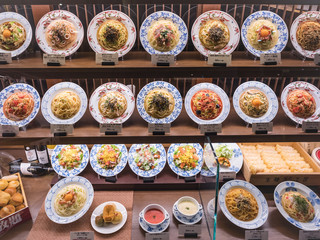 Naklejka premium Japan Food Display talerze spaghetti Menu włoskiej japońskiej restauracji fusion