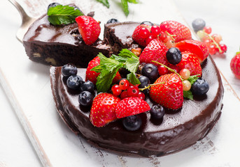 Chocolate cake with berries