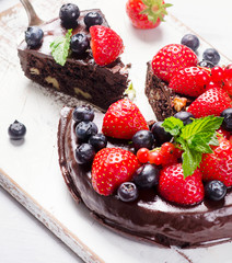 Chocolate cake with berries