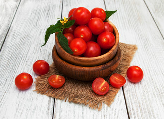 Bowl with fresh tomatoes