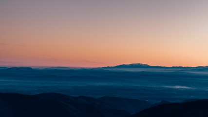 Fototapeta na wymiar Fog & Mountains