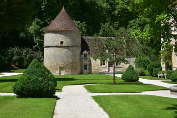 Fototapeta na wymiar Jardins de l'abbaye cistercienne de Fontenay en Bourgogne, France
