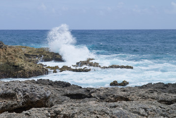 Embruns sur les rochers
