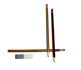 три карандаша простых  резинка белый фон