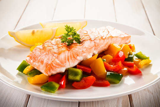 Roasted salmon and vegetables 
