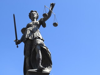 Justice statue 
