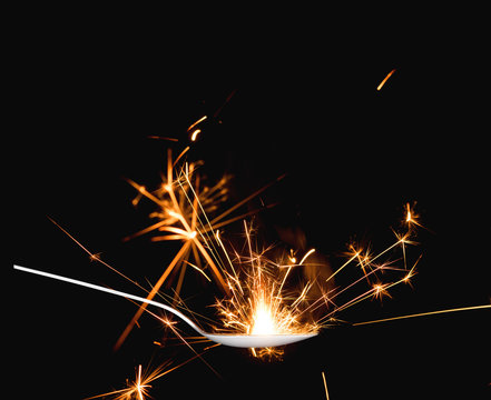 L&ouml;ffel mit Wunderkerze oder Feuerwerk - Geschmacksexplosion