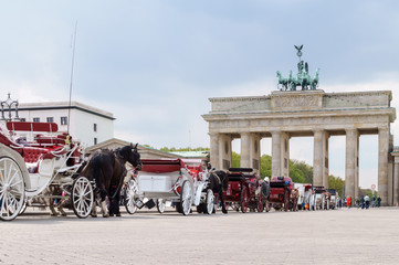 Horses with carriage at Brandenburger tor © Victor
