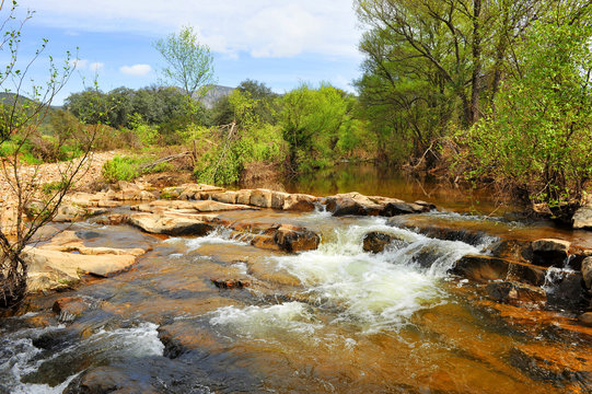 R&iacute;o Robledillo en el Parque Natural del Valle de Alcudia y Sierra Madrona, provincia de Ciudad Real, Espa&ntilde;a