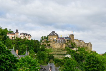 Fototapeta na wymiar Burg Rheinfels am Rhein