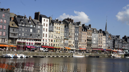 Fototapeta premium Vue sur le port de Honfleur