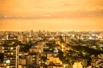 Obraz premium Panoramic view of Buenos Aires at night 