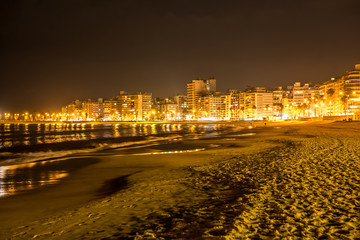 Fototapeta na wymiar The beach in Montevideo in Uruguay at night 