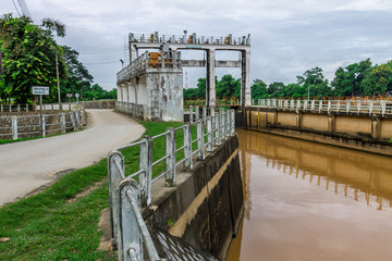 Irrigation canal