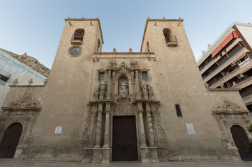 Fototapeta na wymiar Facade of the church of Santa Maria.