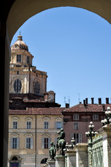 Fototapeta na wymiar piazza castello